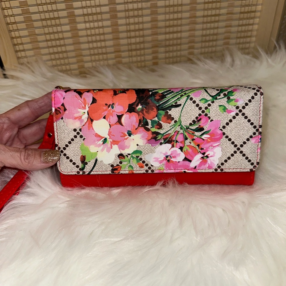 NWT AR New York wallet with wristlet